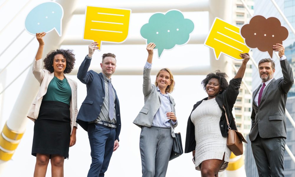 successful-business-people-with-speech-bubbles